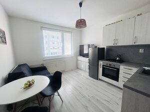 Rezervovane !Predaj  1 izbového bytu s balkónom na Šoltésovej v NZ — foto 2
