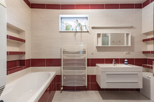 Priestranný rodinný dom s veľkým pozemkom v Nových Zámkoch — foto 14