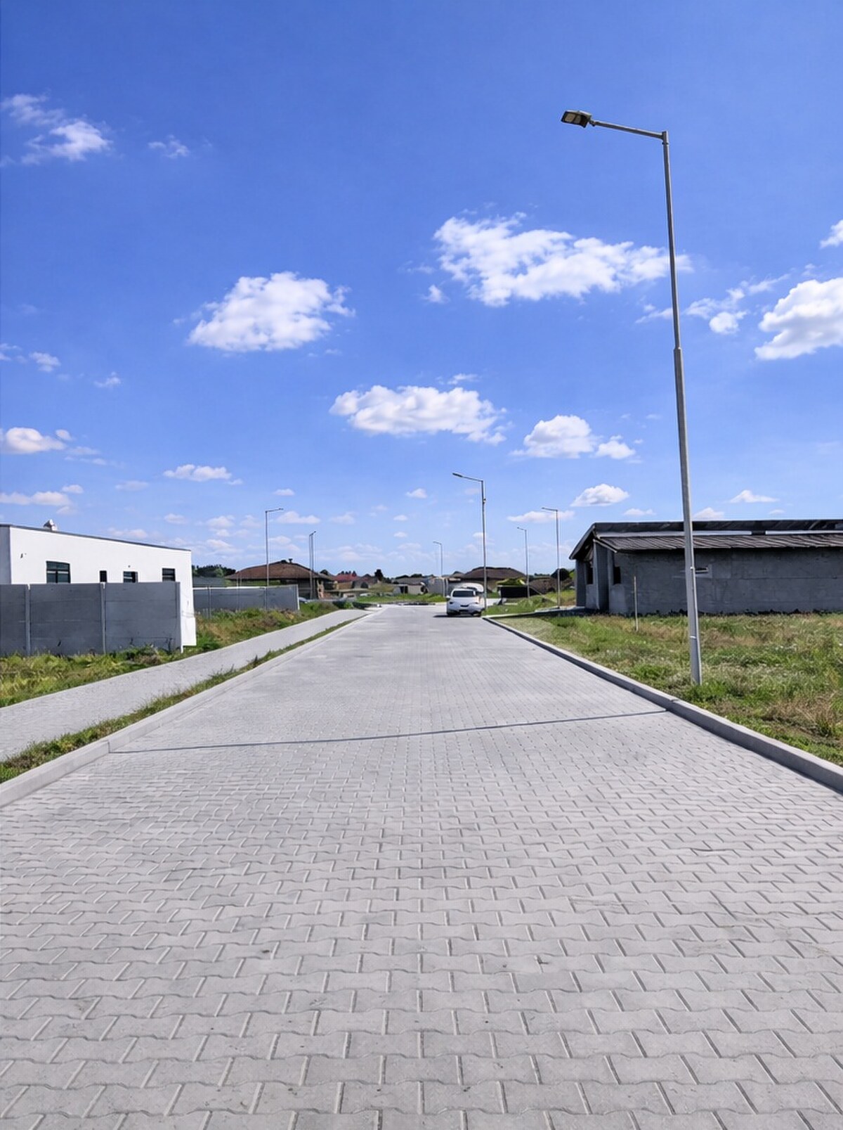 Predaj pozemku 639m2 v obci Dvory nad Žitavou pri NZ — foto 2