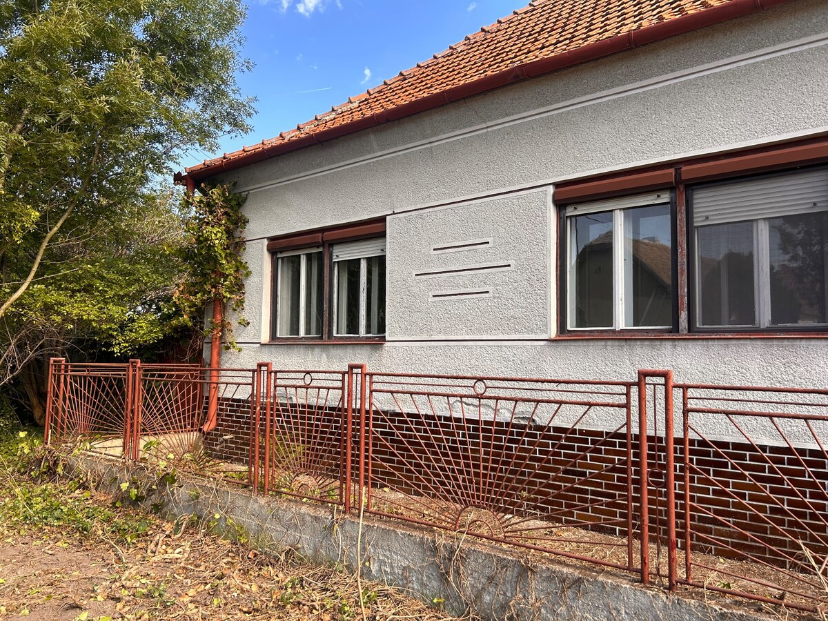 Predaj staršieho RD v Palárikove s veľkým pozemkom