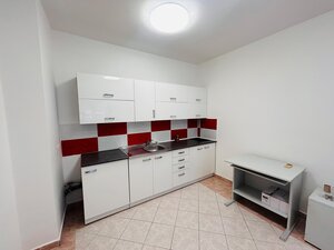 Prenájom priestoru v centre mesta NZ — foto 1