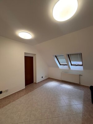 Prenájom priestoru v centre mesta NZ — foto 2