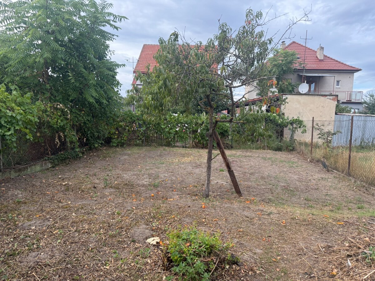 STAVEBNÝ POZEMOK 634 m² V EXKLUZÍVNEJ LOKALITE — foto 4