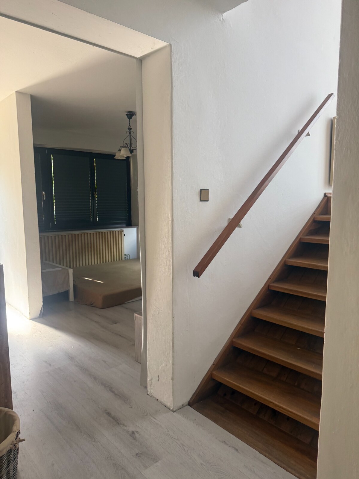 PRIESTRANNÝ 5-IZBOVÝ RODINNÝ DOM V CENTRE PLAVECKÉHO ŠTVRTKU — foto 4