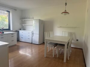 PRIESTRANNÝ 5-IZBOVÝ RODINNÝ DOM V CENTRE PLAVECKÉHO ŠTVRTKU — foto 1