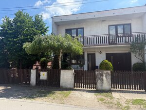 PRIESTRANNÝ 5-IZBOVÝ RODINNÝ DOM V CENTRE PLAVECKÉHO ŠTVRTKU — foto 13