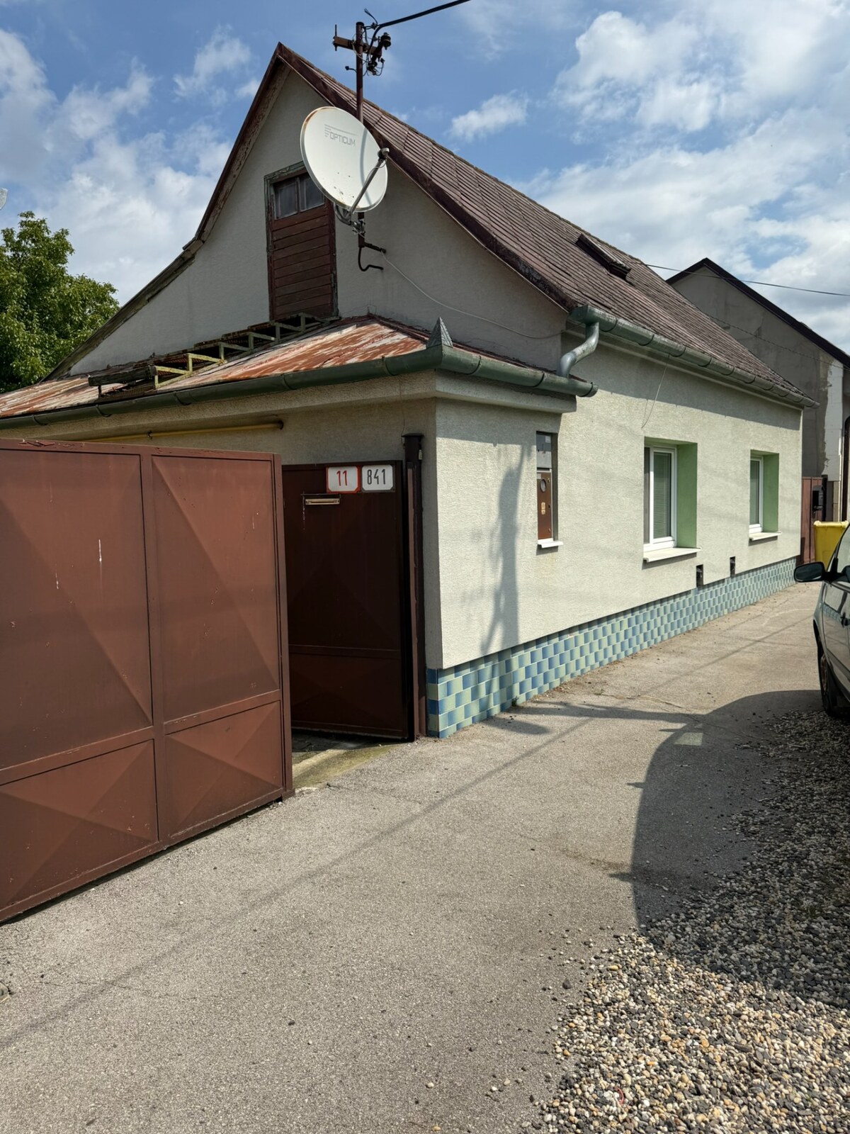 REZERVOVANÝ