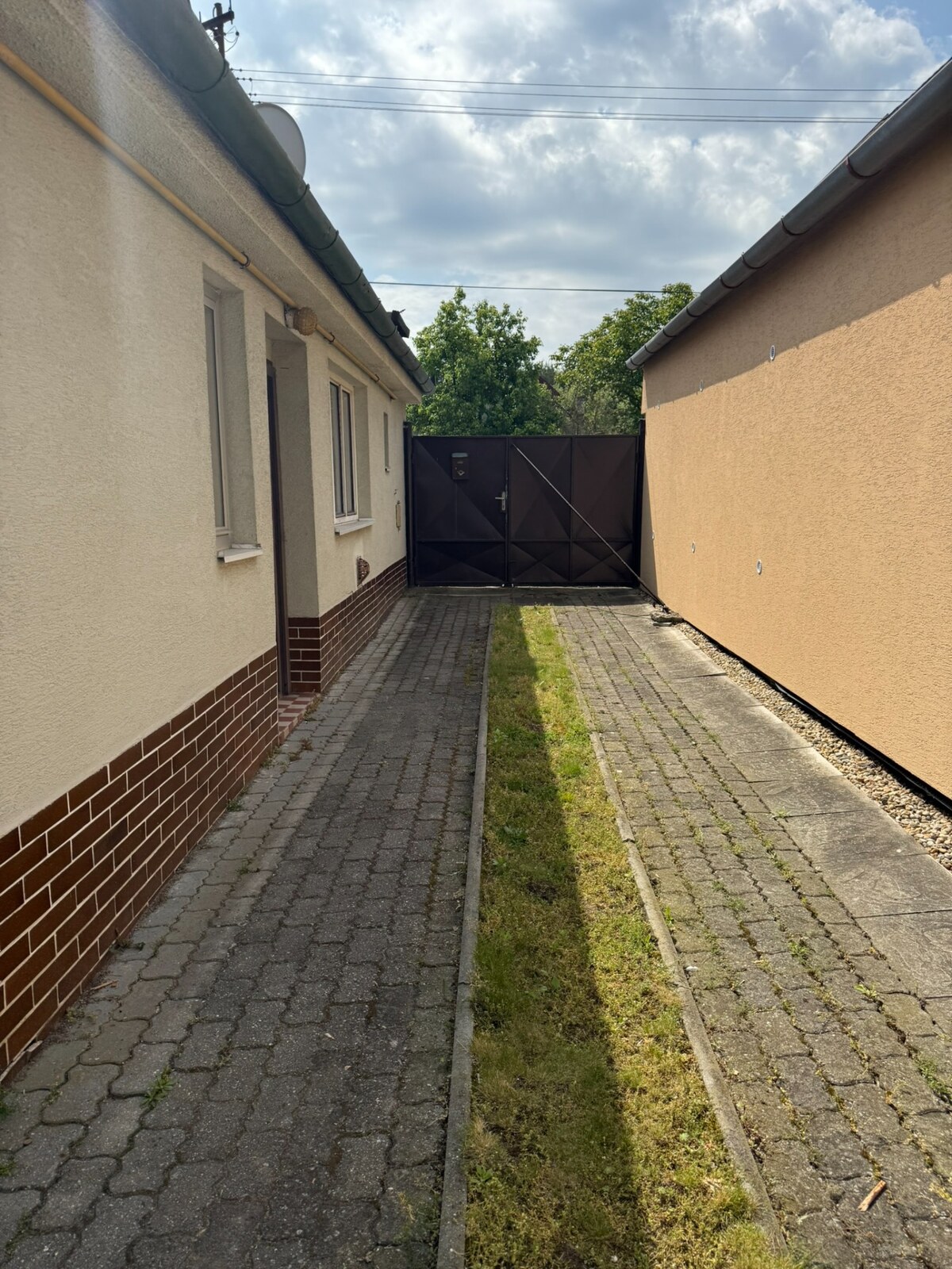 REZERVOVANÝ — foto 14
