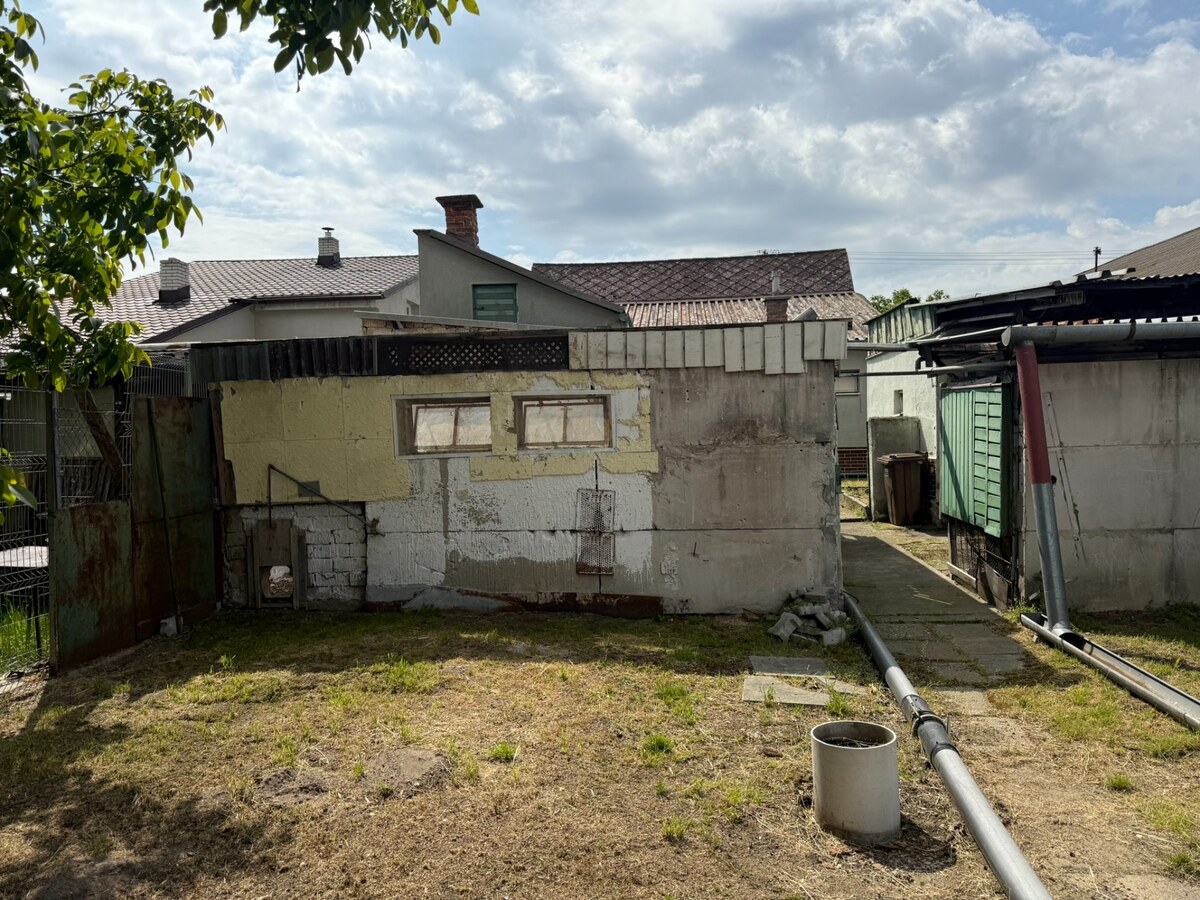 REZERVOVANÝ — foto 16
