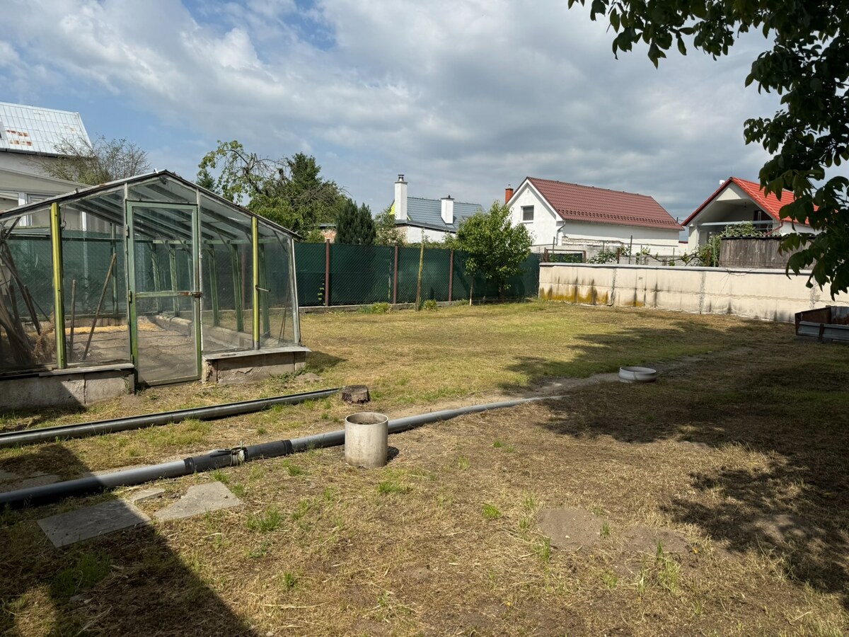 REZERVOVANÝ — foto 17