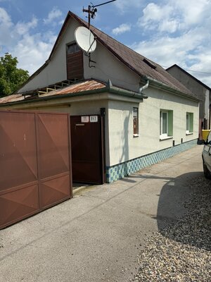 REZERVOVANÝ — foto 1
