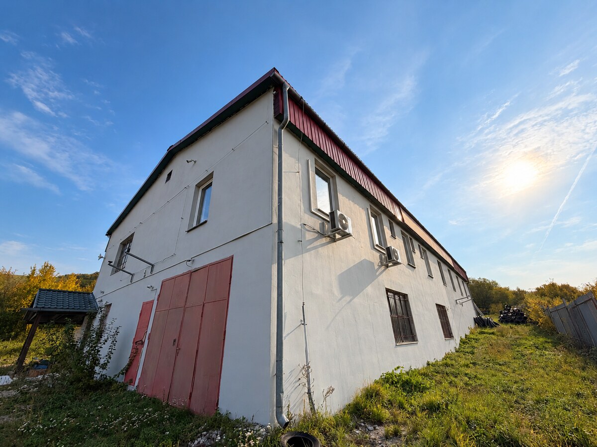 Na prenájom výrobný a skladový areál s pozemkom 8346 m2,Mníchova Lehot — foto 3