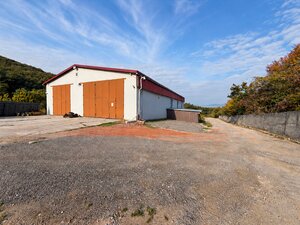 Na prenájom výrobný a skladový areál s pozemkom 8346 m2,Mníchova Lehot — foto 1
