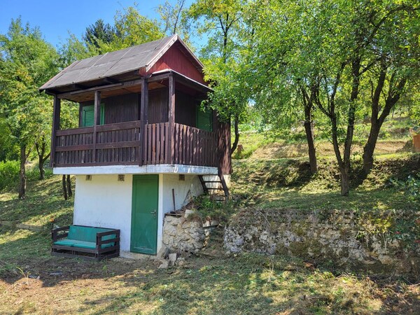 Na predaj pozemok s chatkou, Trenčín, Juh - Chrásť