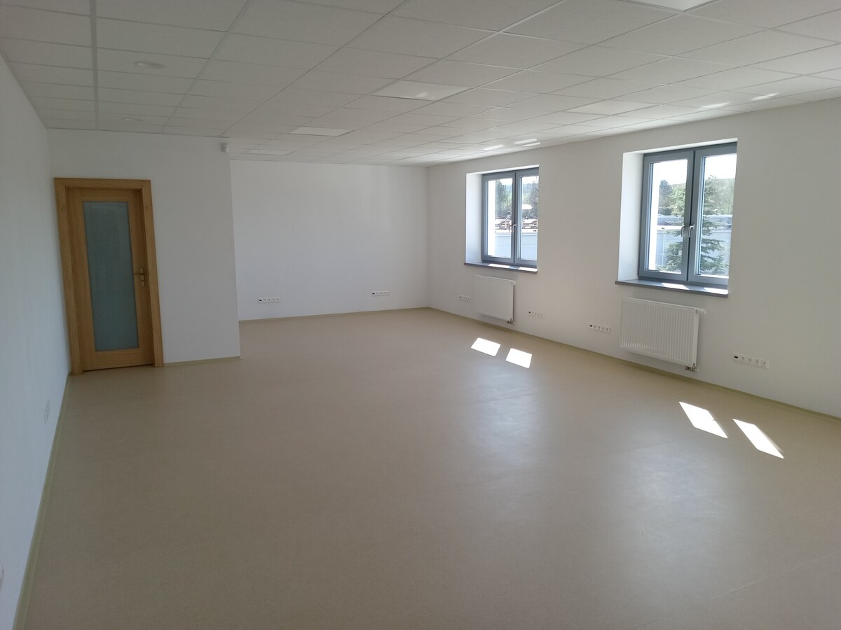 Prenájom kancelárskych  priestorov -  Trenčianska Turná - Zájarčie — foto 8