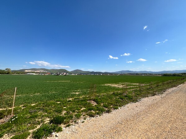 Na predaj pozemok – orná pôda, 2225 m², Trenčianske Jastrabie