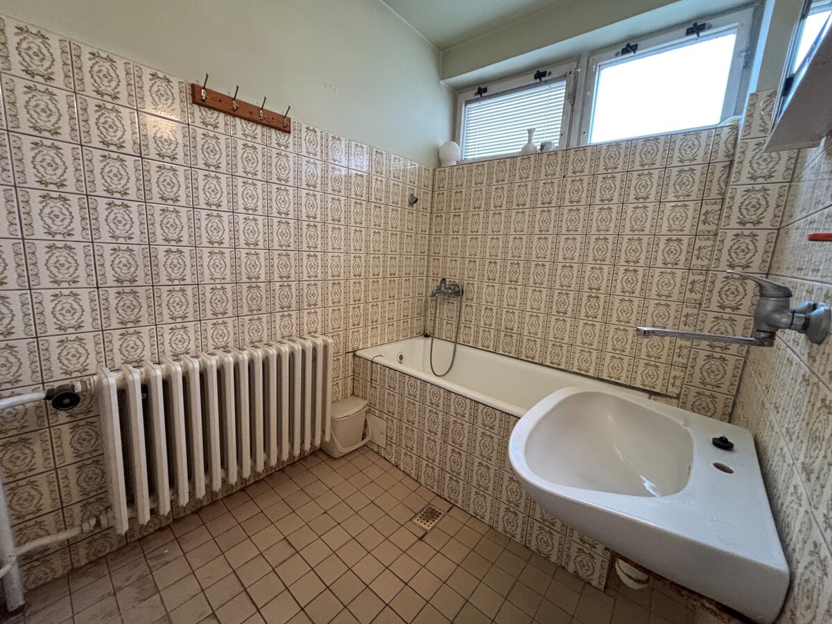 Na predaj rodinný dom s hospodárskymi budovami, Adamovské Kochanovce — foto 12