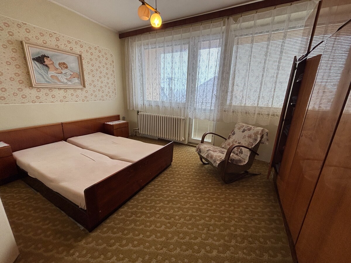 Na predaj rodinný dom s hospodárskymi budovami, Adamovské Kochanovce — foto 21