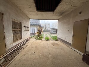Na predaj rodinný dom s hospodárskymi budovami, Adamovské Kochanovce — foto 34