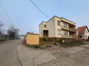 Na predaj rodinný dom s hospodárskymi budovami, Adamovské Kochanovce — foto 39