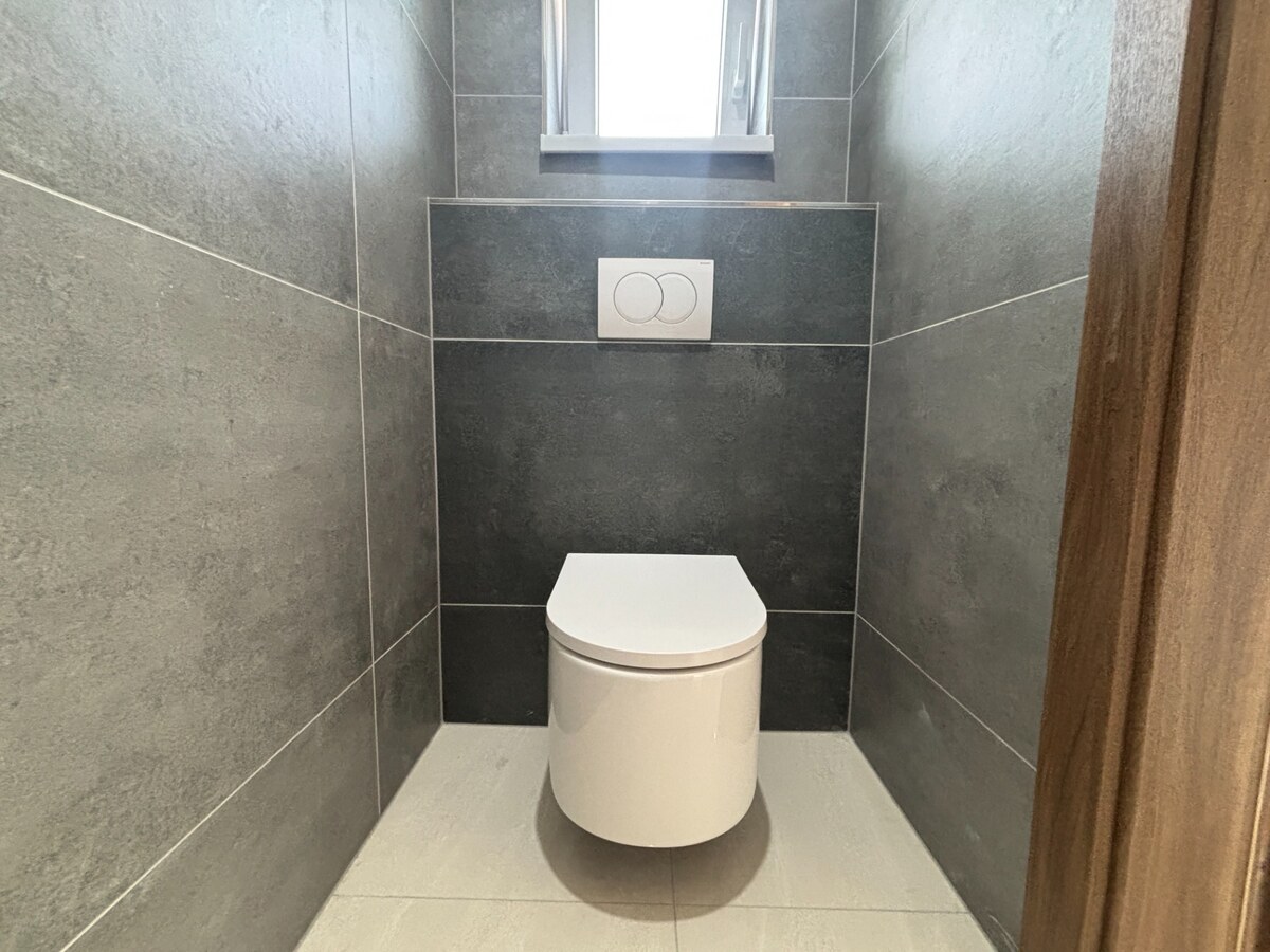 Na predaj novostavba – moderný bungalov v obci Podlužany — foto 5