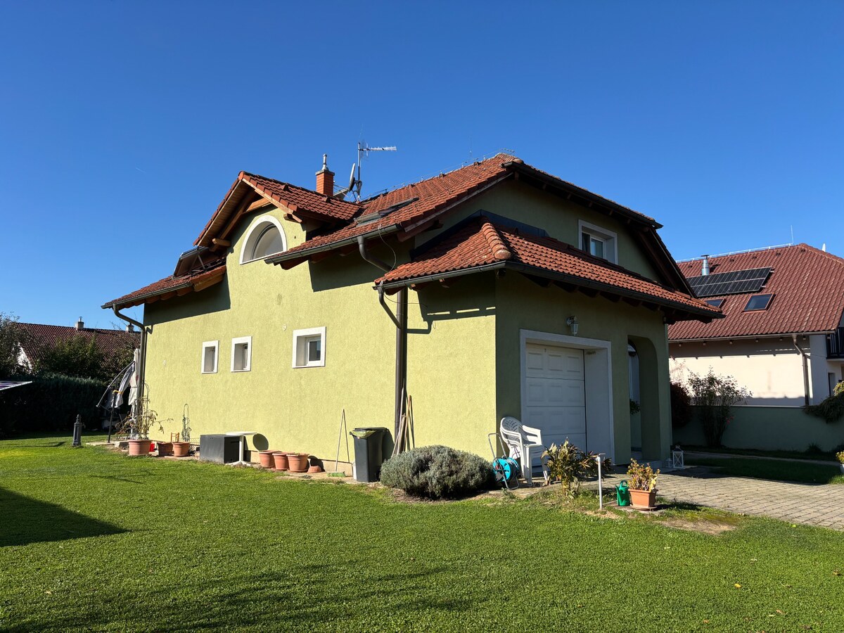 Na predaj 5 izb. rodinný dom + dve garáže, Trenčianske Stankovce — foto 25