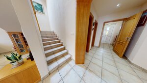Na predaj 5 izb. rodinný dom + dve garáže, Trenčianske Stankovce — foto 12
