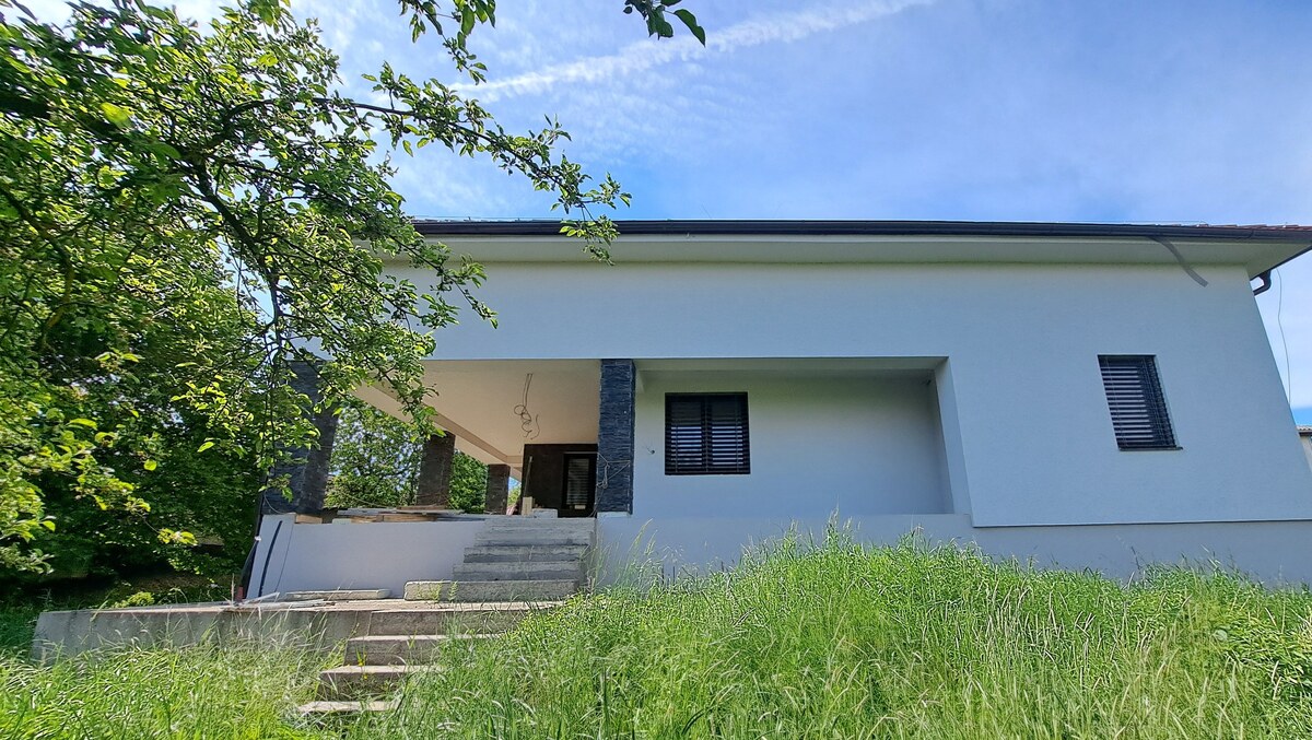 Rodinný dom, garáž a záhrada 2.600 m2, Žemberovce, Dohoda možná — foto 3