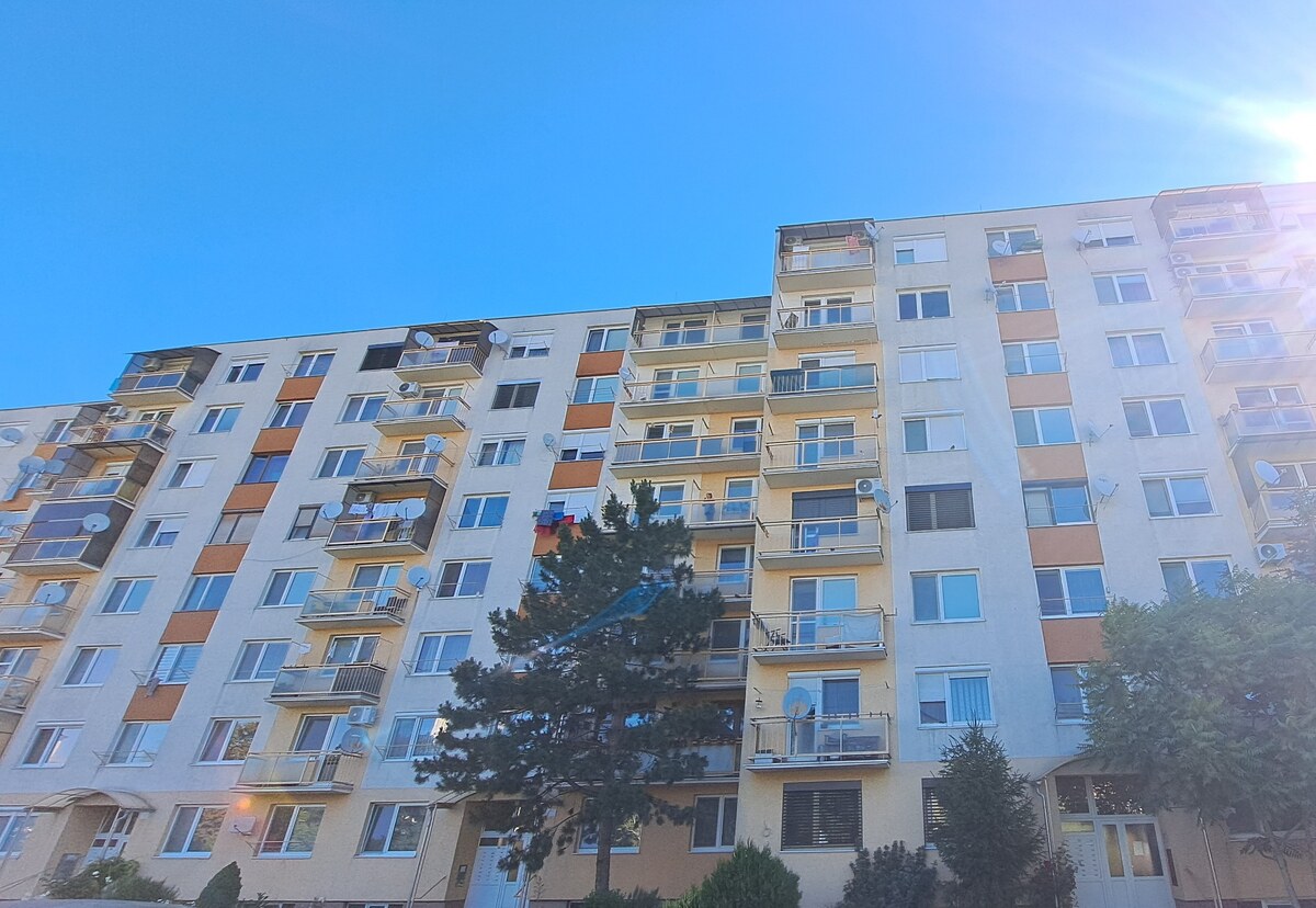Garsónka  21,50 m2 s pivnicou, ul. P.O.Hviezdoslava, Levice — foto 2