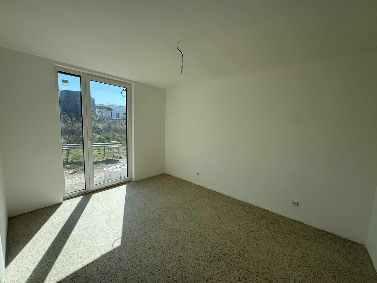 NOVOSTAVBA bytu, terasa, 2 parkovacie miesta, centrum Levice — foto 11
