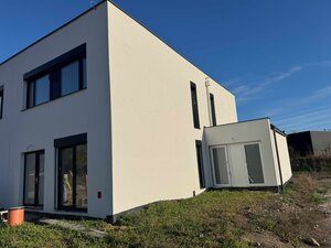 NOVOSTAVBA bytu, terasa, 2 parkovacie miesta, centrum Levice — foto 2