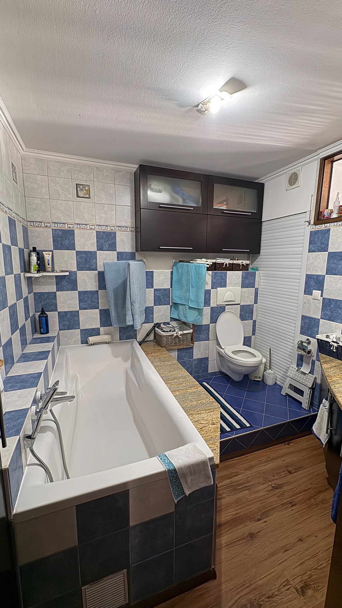 EXKLUZÍVNE - krásny prerobený 3-izbový byt s nádherným výhľadom — foto 10
