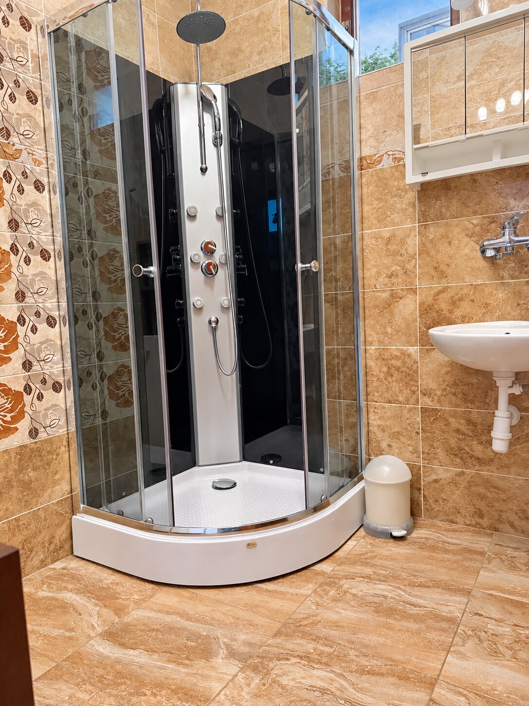 RD s výnimočným pozemkom 2 449 m² v obci Beša – veľký potenciál — foto 4