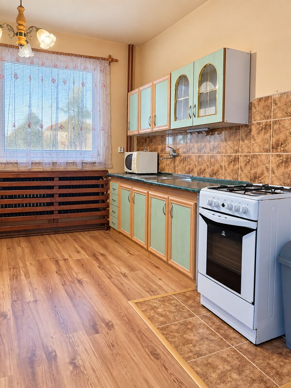 RD s výnimočným pozemkom 2 449 m² v obci Beša – veľký potenciál
