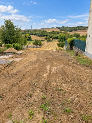 RD s výnimočným pozemkom 2 449 m² v obci Beša – veľký potenciál — foto 2
