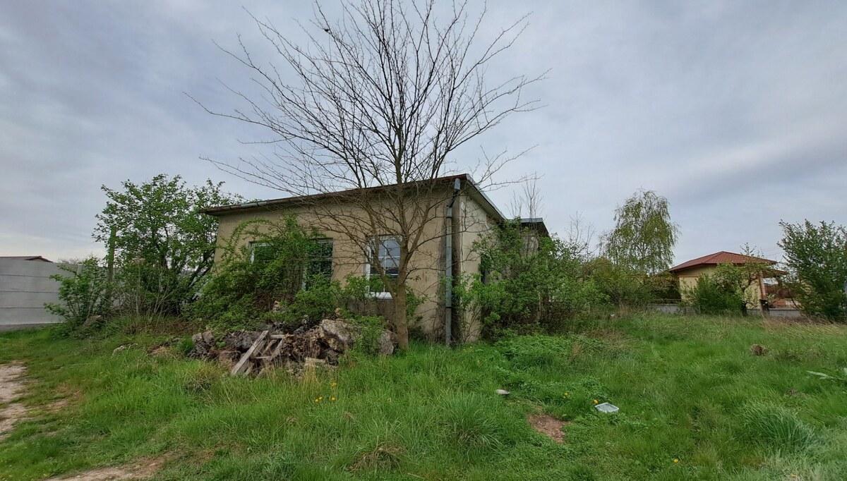 Stav. pozemok 815 m2 s budovou - garážou, Levice, Kalinčiakovo, SM-904 — foto 7