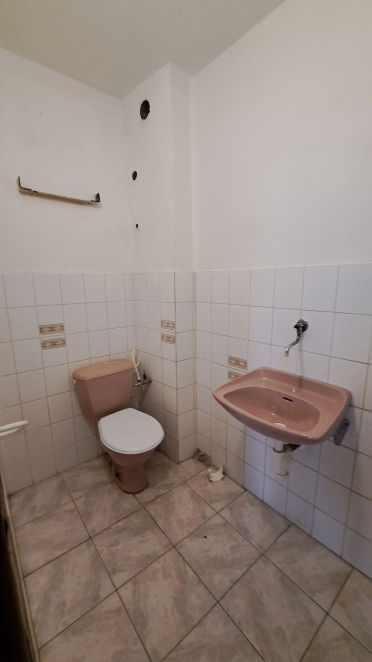 Rodinný dom, 4 bytové jednotky, Kalná nad Hronom (SM-900) — foto 10