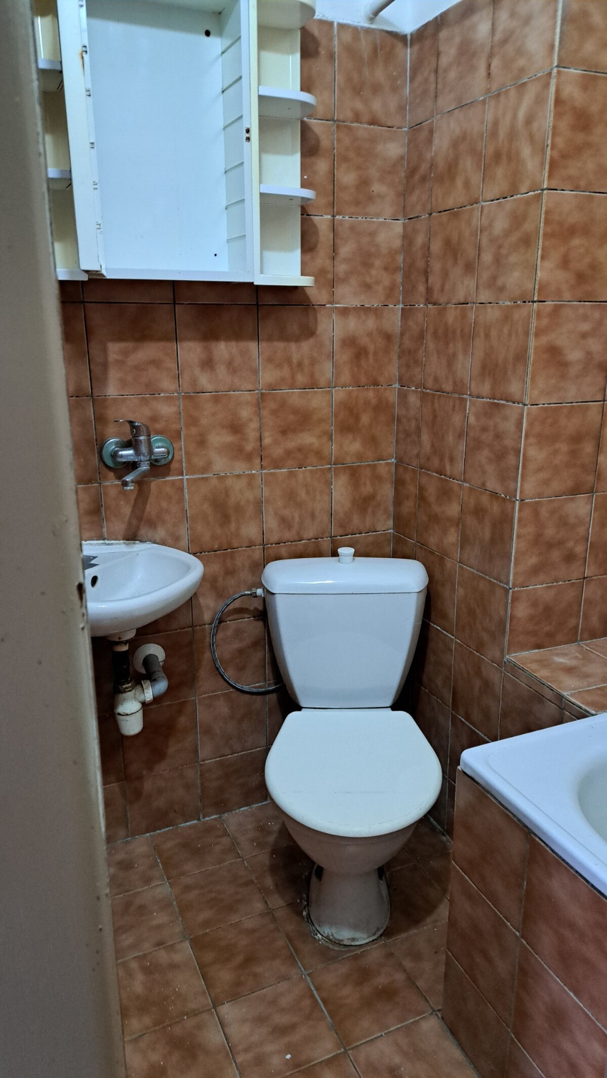 Rodinný dom, 4 bytové jednotky, Kalná nad Hronom (SM-900) — foto 7