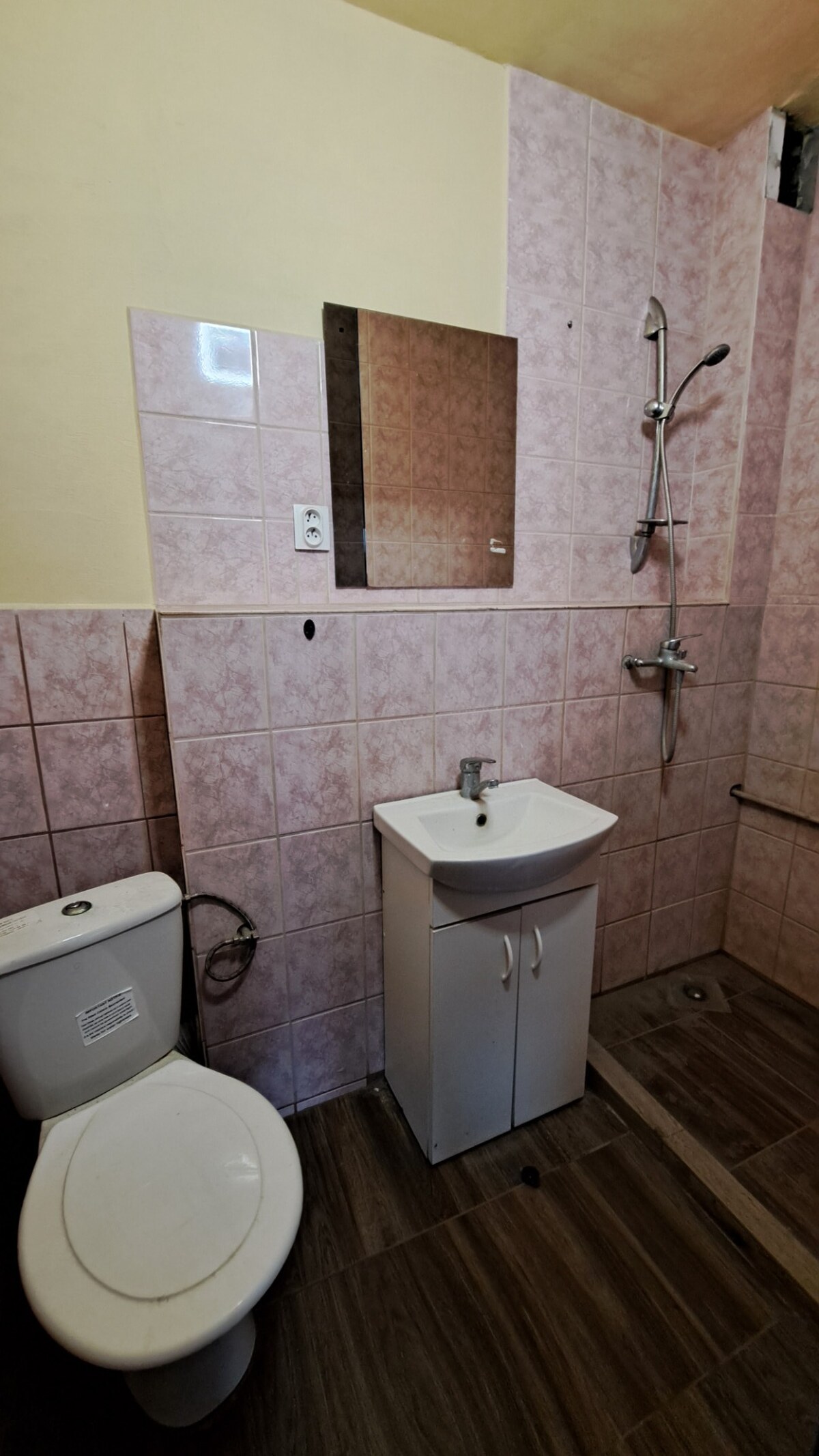 Rodinný dom, 4 bytové jednotky, Kalná nad Hronom (SM-900) — foto 9