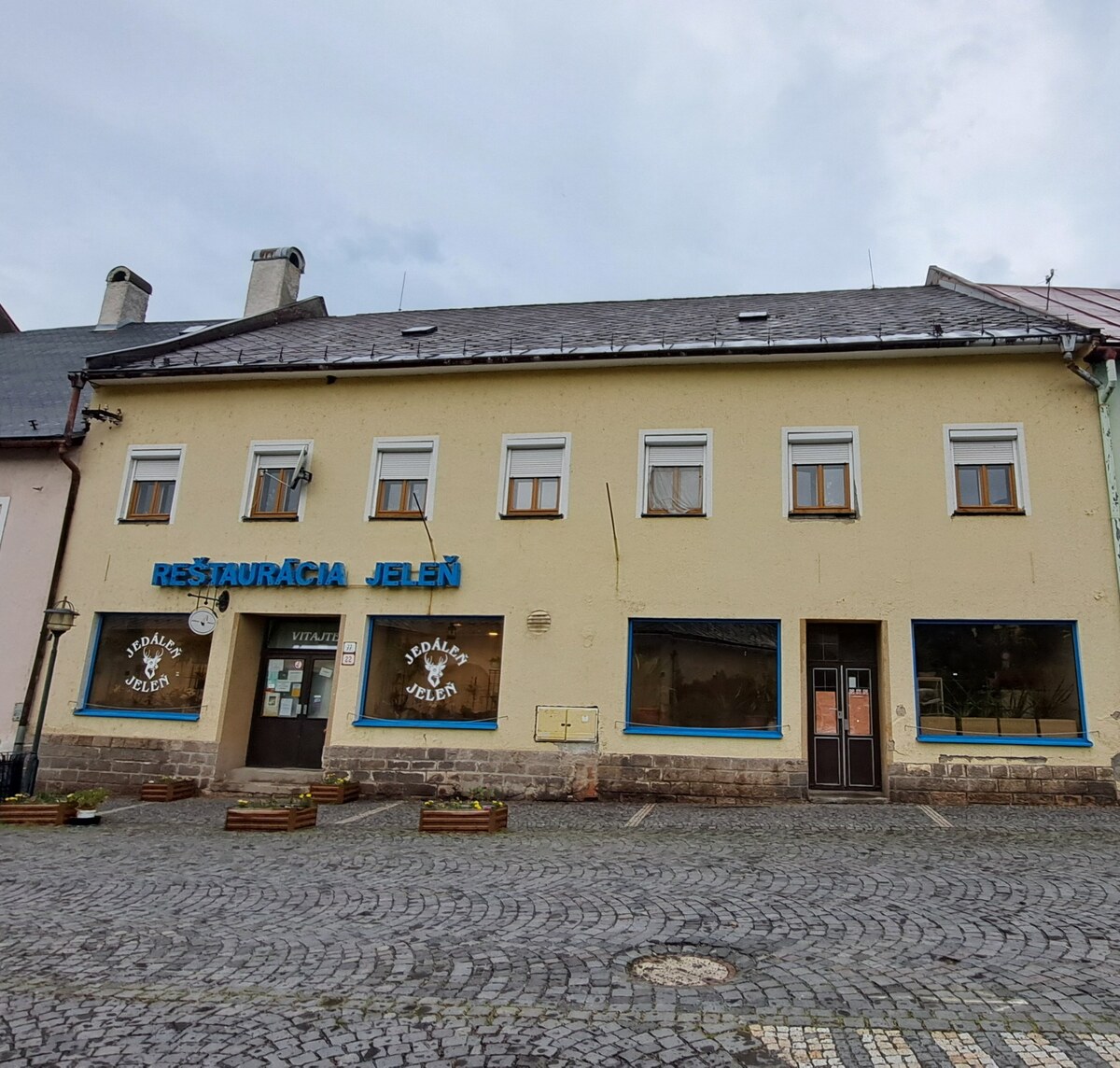 Reštaurácia s 6 izb. bytom a záhradou, celkom 700 m2, Kremnica SM-890