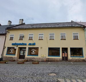 Reštaurácia s 6 izb. bytom a záhradou, celkom 700 m2, Kremnica SM-890 — foto 1