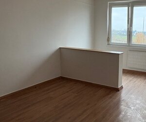 Slnečný 2-izbový byt vo vynikajúcej lokalite – stačí dokončiť kuchyňu — foto 4