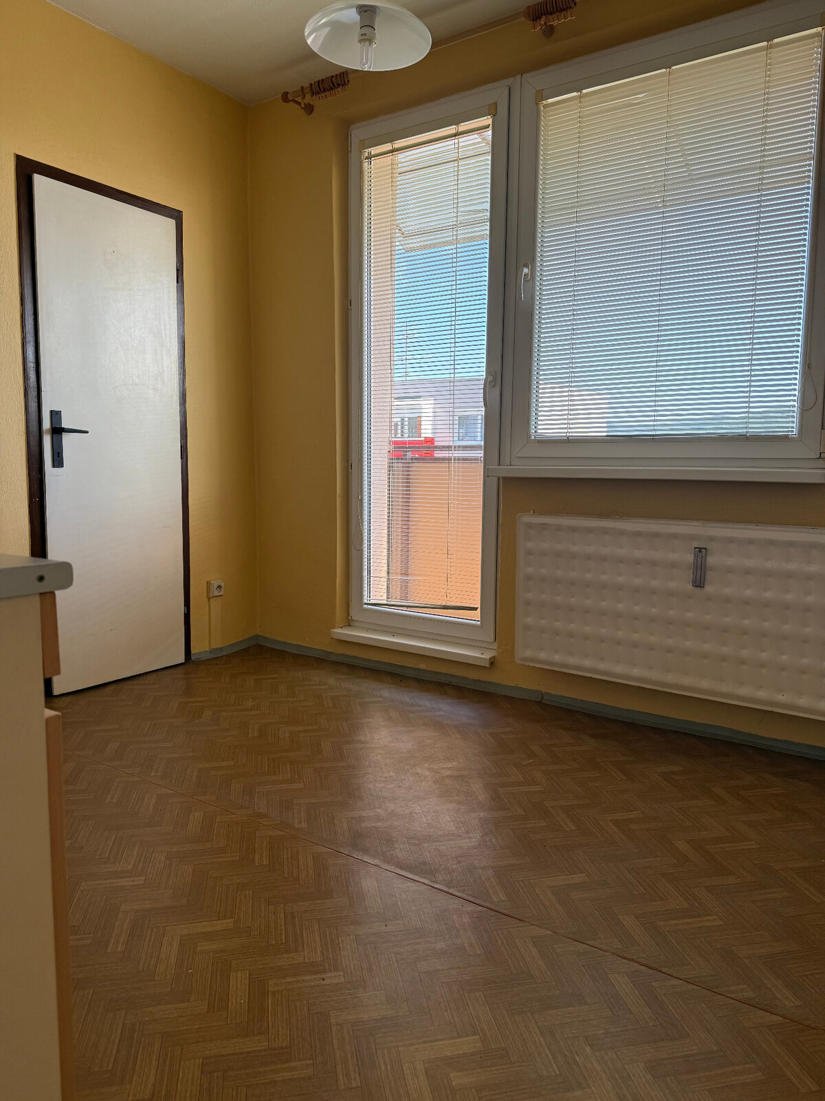 2 izb. byt Pukanec - pôvodný stav 66m2 — foto 2