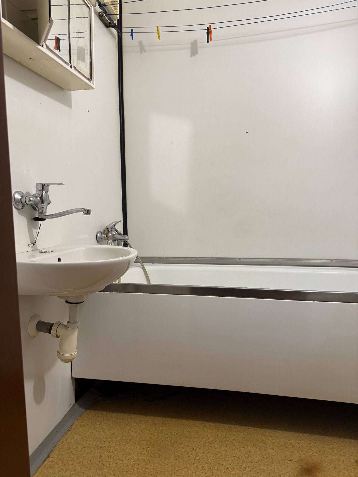 2 izb. byt Pukanec - pôvodný stav 66m2 — foto 3