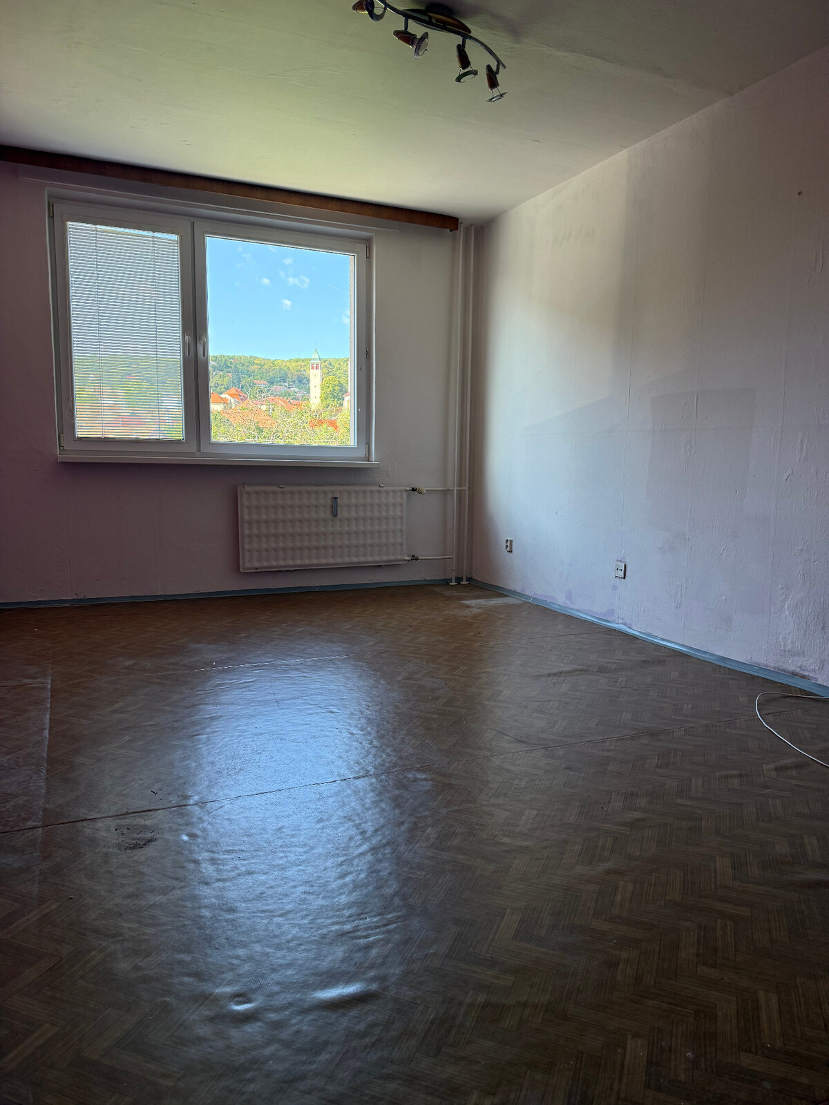 2 izb. byt Pukanec - pôvodný stav 66m2 — foto 4