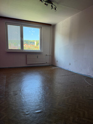2 izb. byt Pukanec - pôvodný stav 66m2 — foto 4