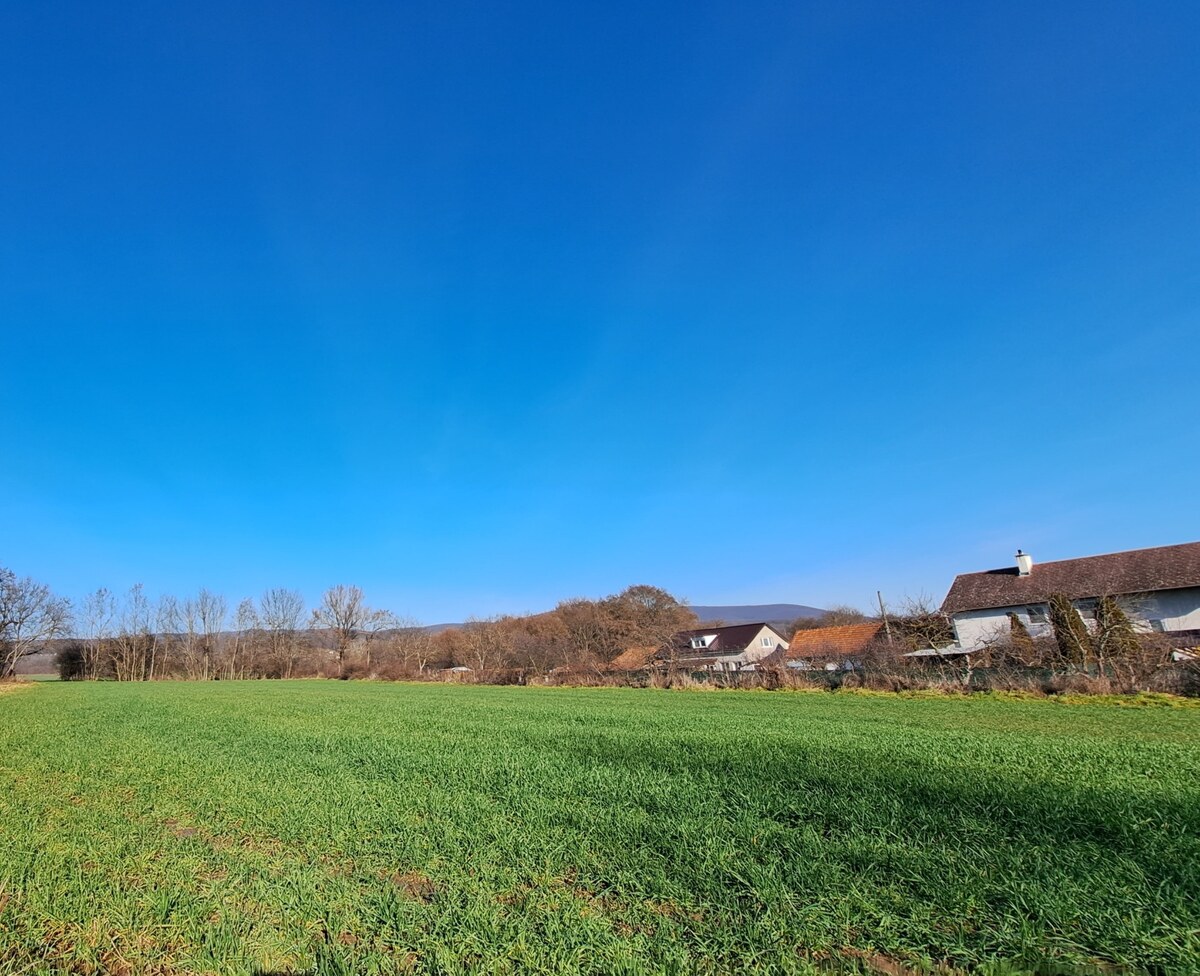 Stavebný pozemok 4.300 m2, Nová Dedina, Cena DOHODOU (SM–794)