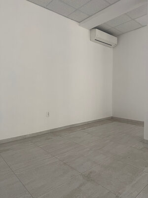 Obchodno - kancelárksy pristor na prenájom Sarartovská ul . — foto 2