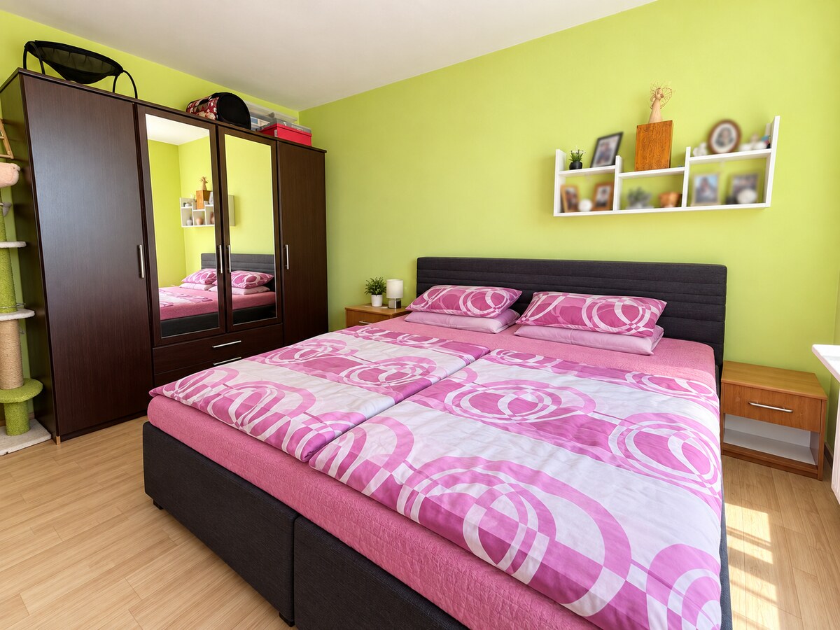 DVOJIZBOVÝ BYT V TOPOĽČANOCH – 62 m² A VÝBORNÁ LOKALITA — foto 2