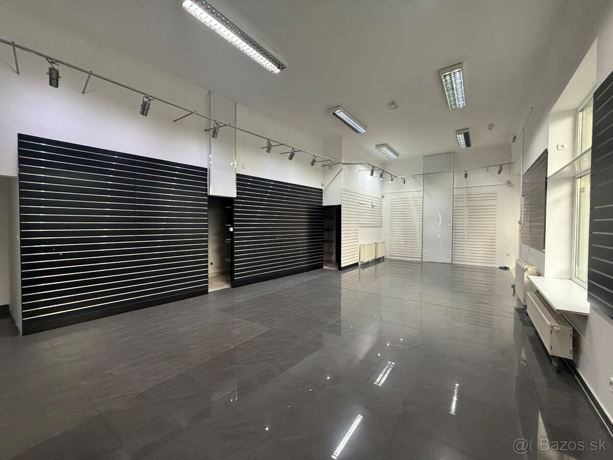 Lukratívny obchodný priestor v Centre Topolčian — foto 6